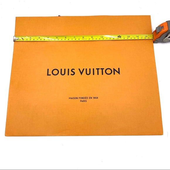 Louis Vuitton Bags - Picture 2 of 8